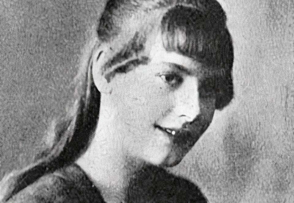 Greta Garbo fotograferad omkring 1917